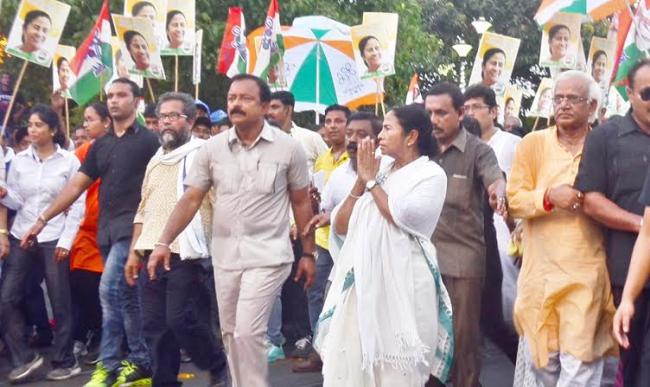 Kolkata: Mamata Banerjee participates in rally