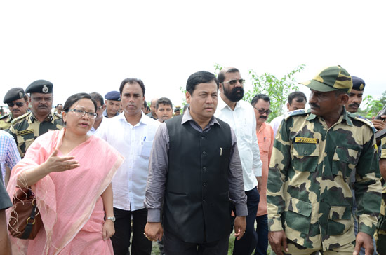 Sarbananda Sonowal inspects border areas of Indo-Bangla Border 
