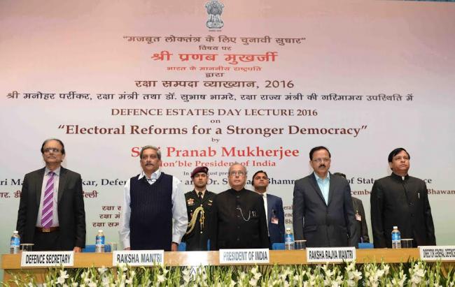 Pranab Mukherjee at a function of the Defence Estates Day Lecture 2016