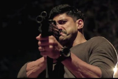 Farhan 'check mates' with Wazir!