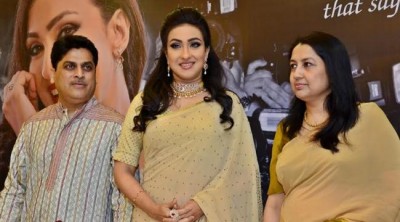 Shyam Sundar Jewellers launches diamond collection, Rituparna promotes brand 