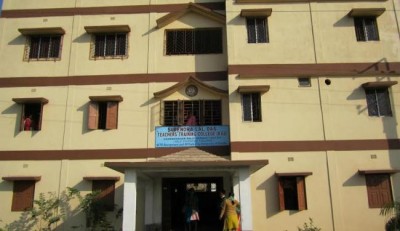 WB: Howrah college ransacked 