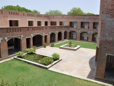 EDII collaborates with University of East London for social entrepreneurship education in India