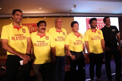 Sachin Tendulkar bats for Badminton, becomes co-owner of Bengaluru Blasters