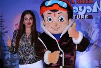 'Mighty Mom' Raveena Tandon enjoys Chhota Bheem with family