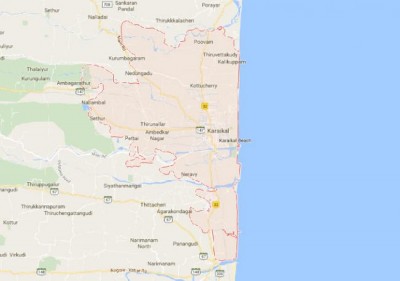 Puducherry : Stalking lover sets himself on fire, hugs girl