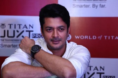 Titan launches JUXT Pro in Kolkata