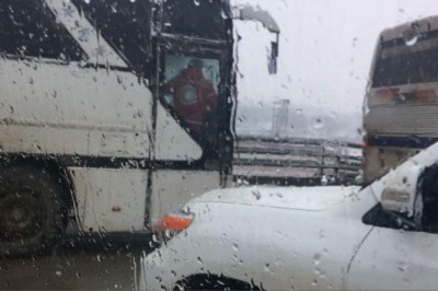 Civilians brave freezing temperatures as Aleppo evacuations resume â€“ UN