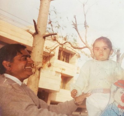 Virat Kohli shares childhood picture with his father 