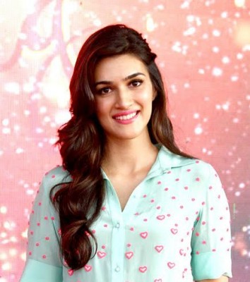 Kriti Sanon beats the cold in Budapest