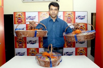 Kolkata: Tollywood actor Abir Chatterjee receives Indiaâ€™s 1st ever family food train