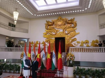 PM Modi meets Vietnam PM