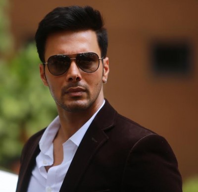 Rajniesh Duggal got injected 8 times for one scene in Wajah Tum Ho