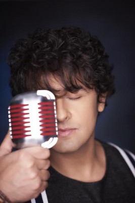 Sonu Nigam releases new song calling for an end to child hunger in India