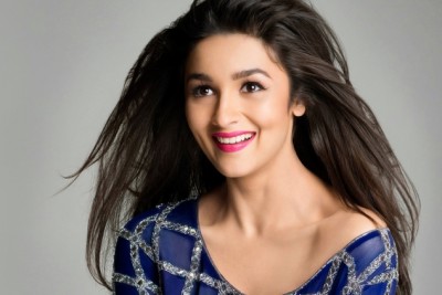 Alia Bhatt turns 23