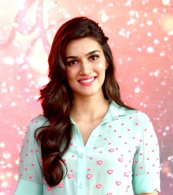 Kriti Sanon turns decorator