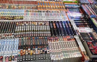 How about giving your children a manga set as a festive gift?  