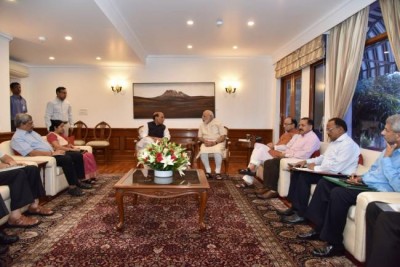 PM Modi reviews Kashmir crisis