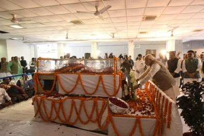 PM Narendra Modi visits Bhopal, pays tribute to Sunder Lal Patwa