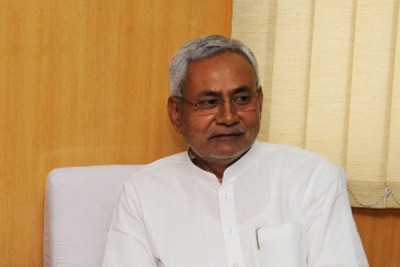 Officials sleeping over people's problems will face dismissal, says Bihar CM 