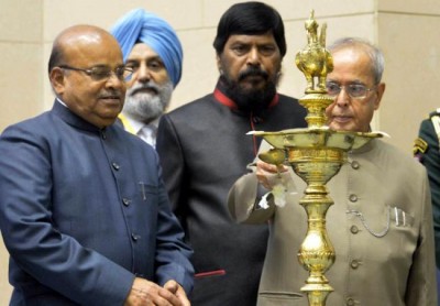 President pays floral tributes to Dr. Rajendra Prasad on his birth anniversary 