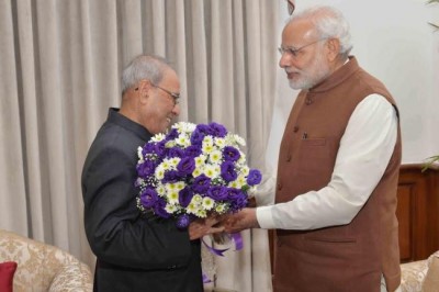 Narendra Modi meets Pranab Mukherjee, wishes him on birthday