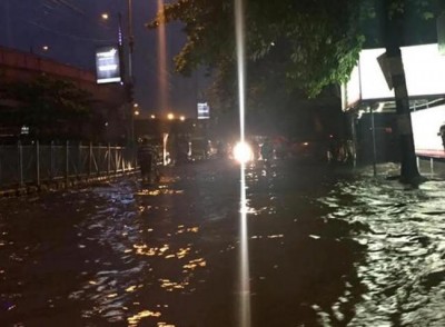 Heavy downpour kills 3 in Kolkata