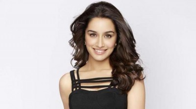 Shraddha Kapoor dedicates her performance to mentor Remo Dsouza