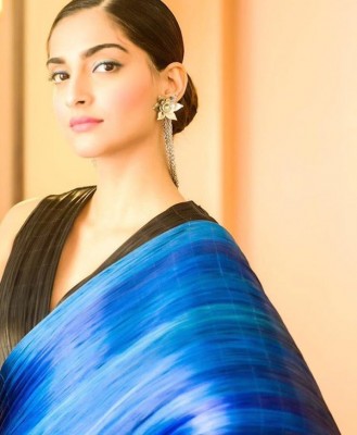 Sonam Kapoor sizzles Cannes in saree