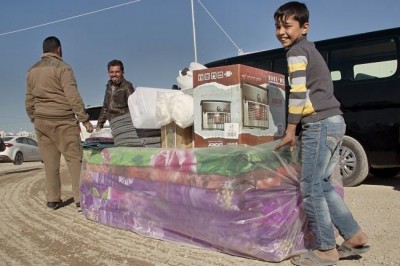 UN refugee agency steps up support as winter bites for displaced in Iraq and Syria   