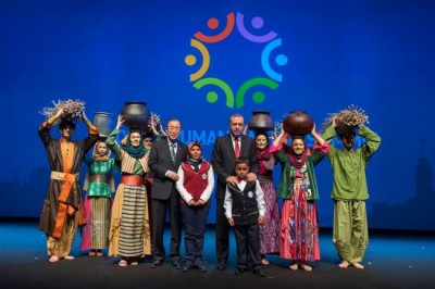 WHS: Humanitarian summit has â€˜set new course,â€™ says Ban, calling for action on commitments