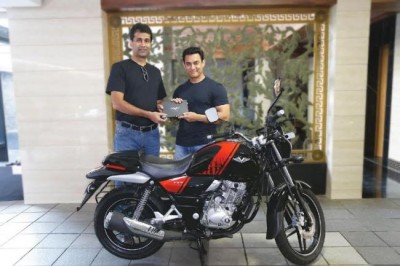 Aamir Khan becomes proud owner of the Bajaj V
