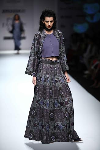 Amazon India Fashion Week: Aditi Rao Hydari sizzles on the ramp
