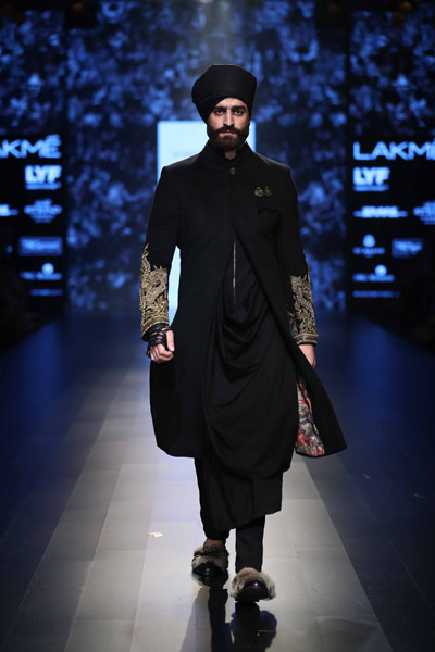 Malaika Arora, Riteish walk down LakmÃ© Fashion Week Winter ramp
