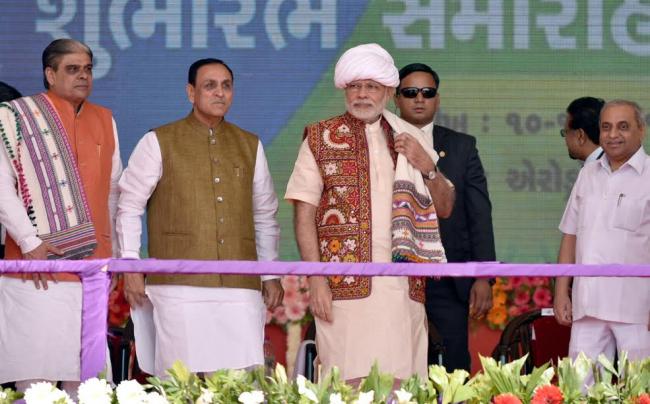  Narendra Modi arrives at Sardar Vallabhbhai Patel International Airport