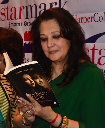 Kolkata: Moon Moon Sen unveils Shoma A. Chatterji's book 