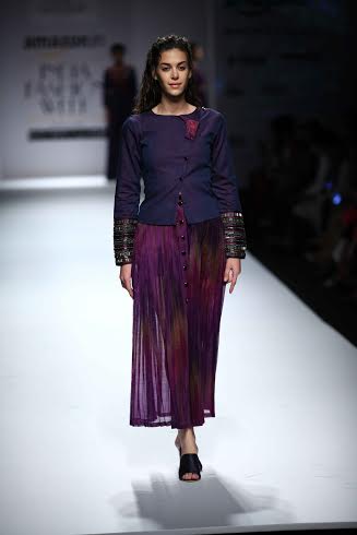 Amazon India Fashion Week: Aditi Rao Hydari sizzles on the ramp