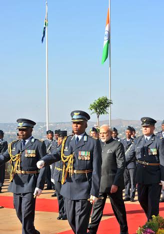 Narendra Modi being received by the President of the Republic of South Africa