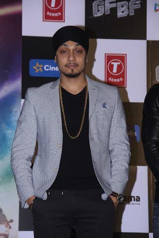 Sooraj Pancholi ,Jacqueline Fernandez single â€˜GF BFâ€™ unveiled