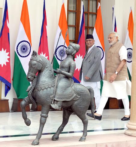 The Prime Minister of Nepal, K.P. Sharma Oli with the Prime Minister, Narendra Modi, at the Ceremonial Reception, at Rashtrapati Bhavan