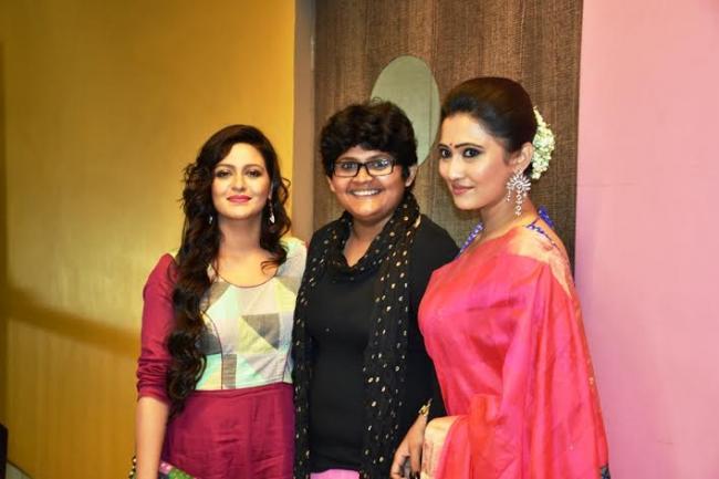 Cast members of Jenana attend premiere in Kolkata