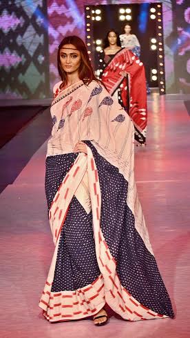 Rituparna walks ramp for Agnimitra Paul at fashion fiesta in Kolkata