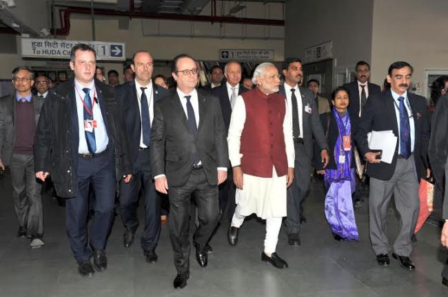 Mr. Francois Hollande inspecting the Guard of Honour