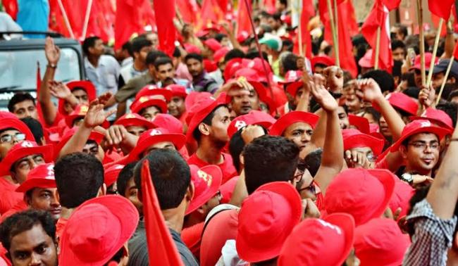 Buddhadeb Bhattacharya leads roadshow in south Kolkata