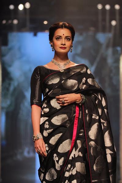 Dia Mirza  sizzles Lakme Fashion Week ramp