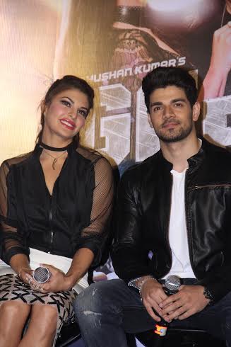 Sooraj Pancholi ,Jacqueline Fernandez single â€˜GF BFâ€™ unveiled