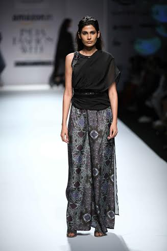 Amazon India Fashion Week: Aditi Rao Hydari sizzles on the ramp