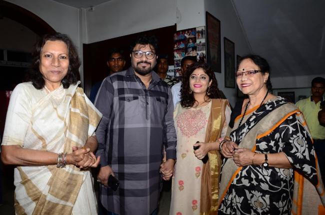 Kolkata: Priya Cinema hosts premier show of Bengali movie Posto