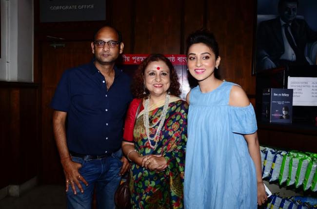 Kolkata: Priya Cinema hosts premier show of Bengali movie Posto