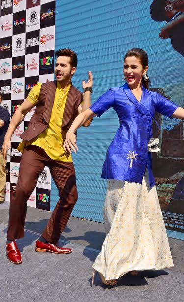 Alia, Varun promote Badrinath Ki Dulhaniya in Kolkata